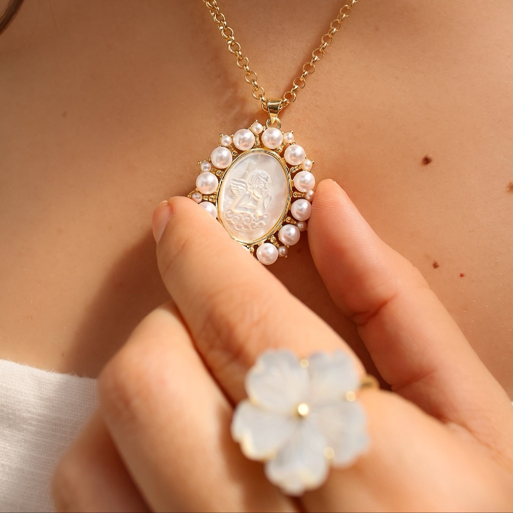 Mother of Pearl Flower Ring