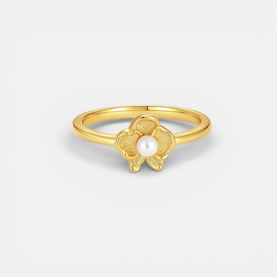 Flower zirconia and pearls ring