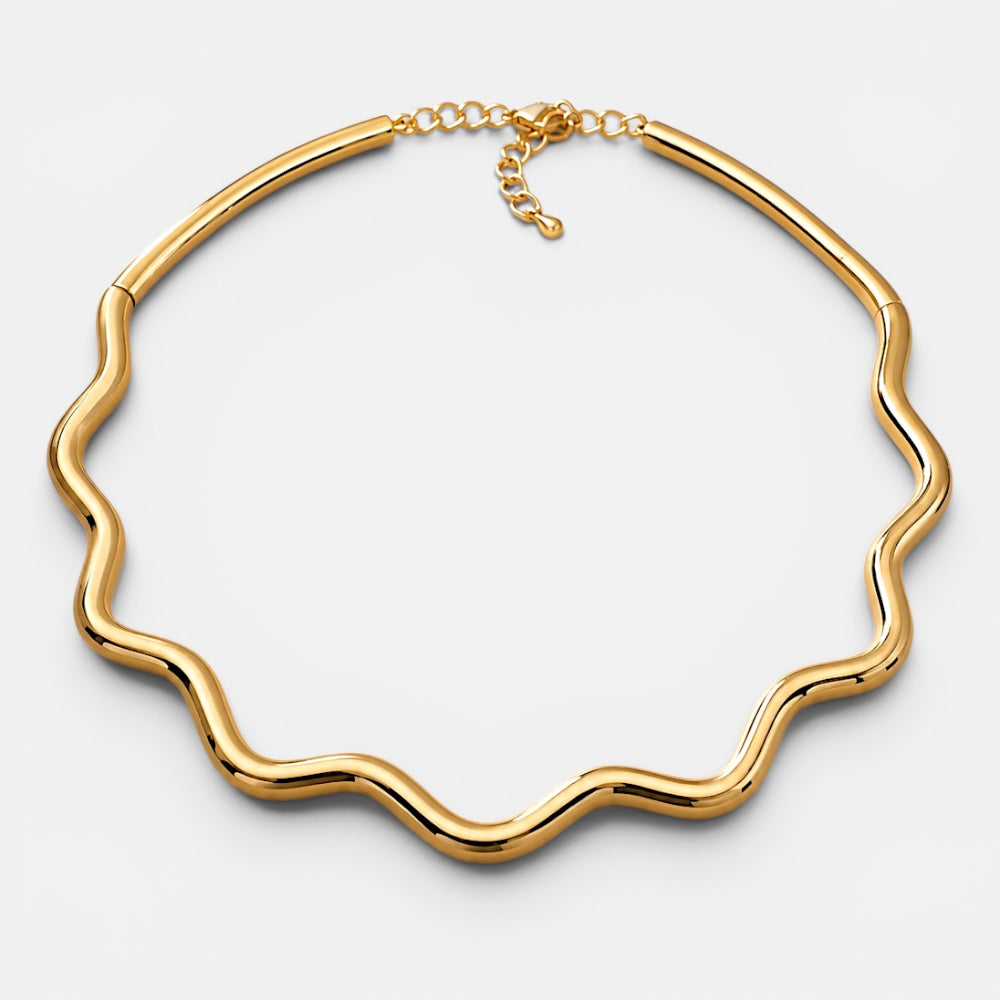 Gold plated minimal choker necklace close-up