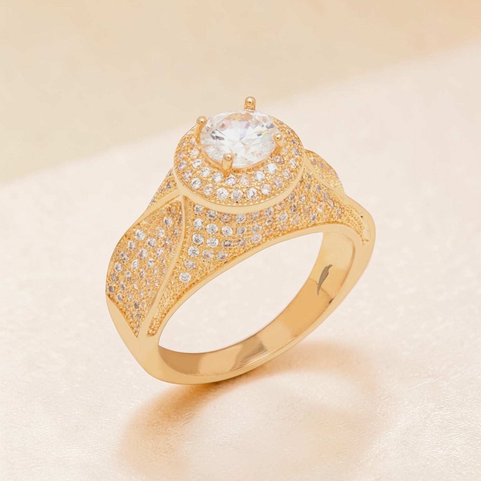 Luxury Zirconia Solitaire Ring