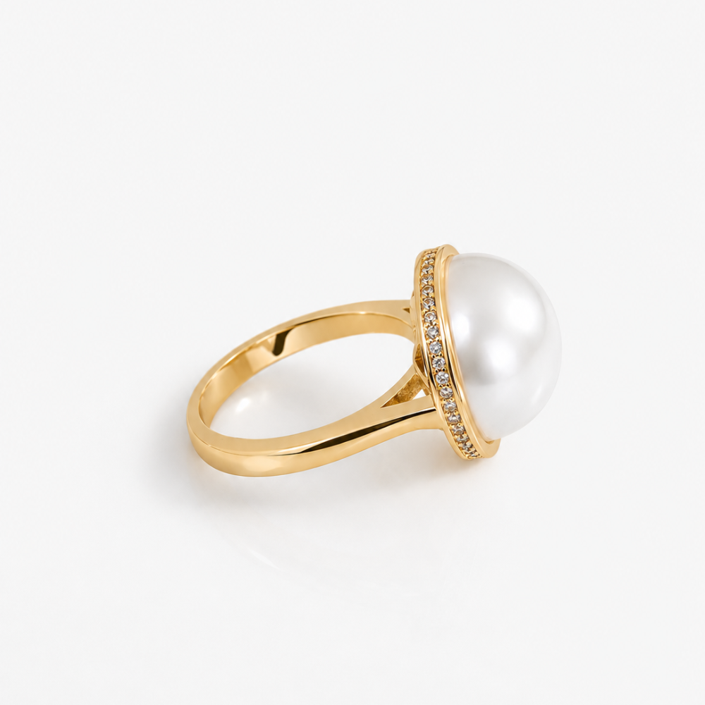 Shell and zirconia ring [Villa Valentina]