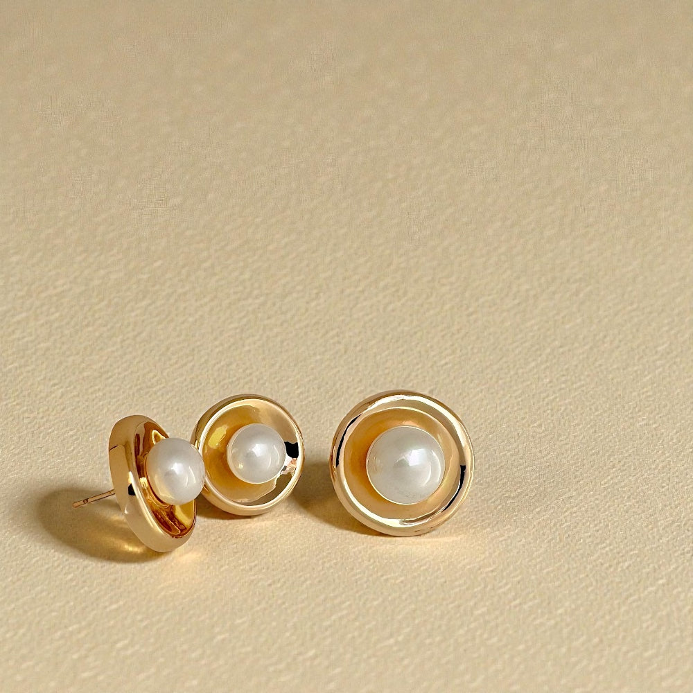Elegant Round pearl earrings