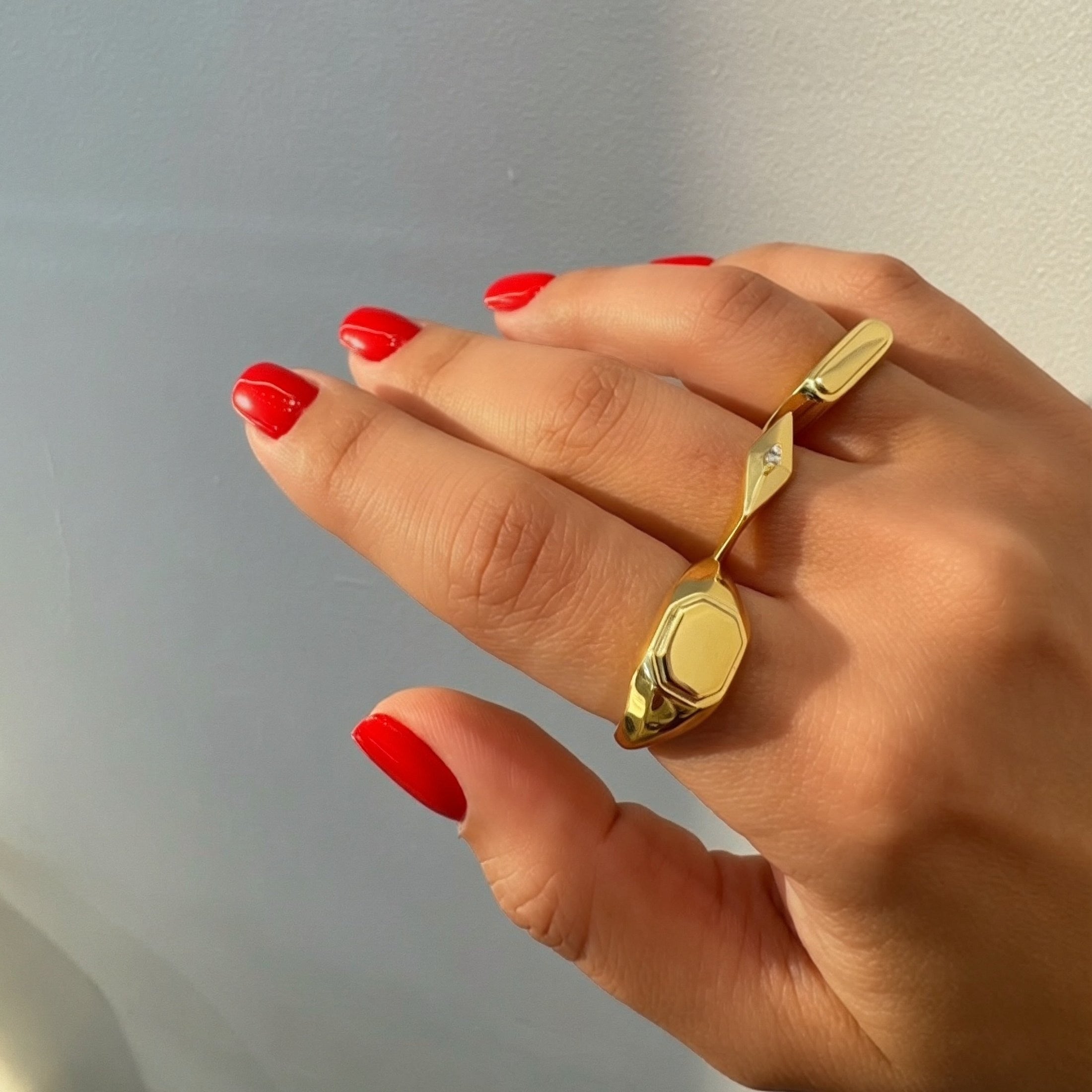 Elegant Plain Ring [Villa Valentina]