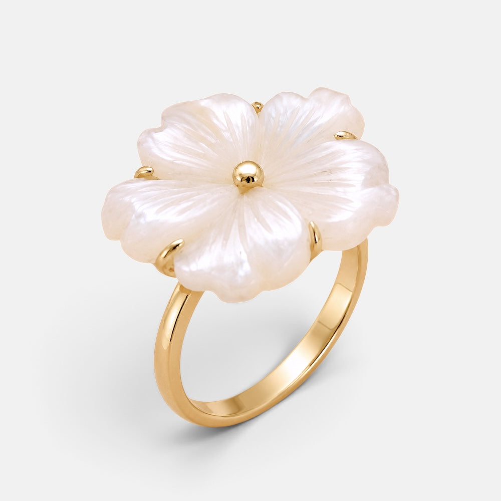 Gold plated flower ring with luminous mother of pearl detail