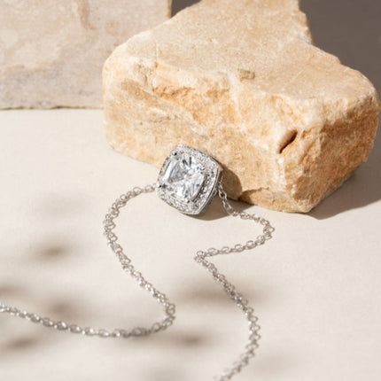 Dayse zirconia studded square set
