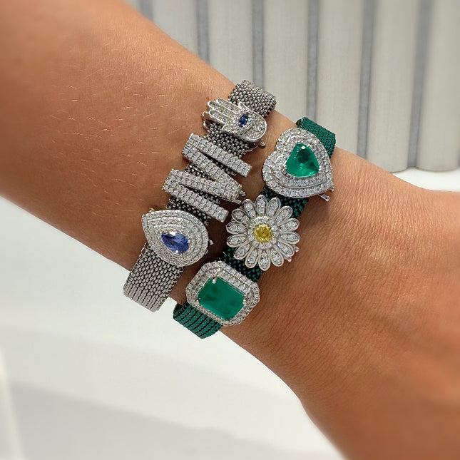 Daisy zirconia studded charm