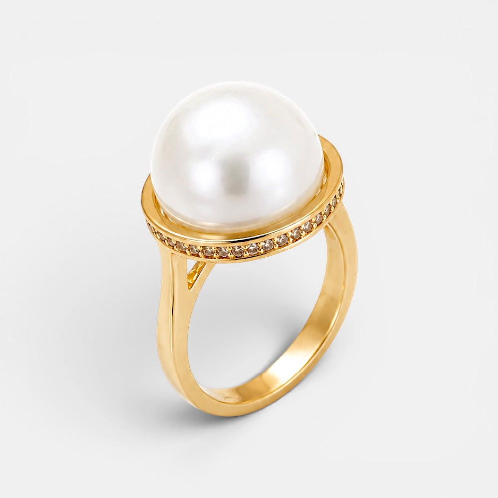 Shell and zirconia ring [Villa Valentina]