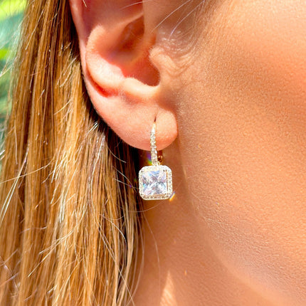 Square huggie zirconia set