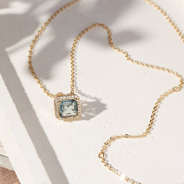 Square huggie zirconia set